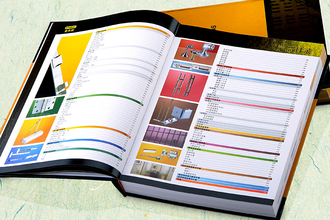 黑眼睛廣告印刷的精裝書《史丹利五金手冊》——內頁目錄頁2